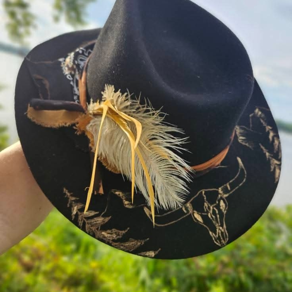 Black Western Hat with Bull Skull Design - Picture 4 of 4